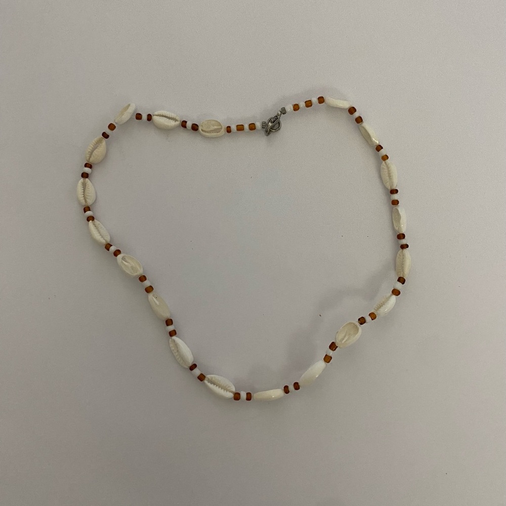 shell choker necklace